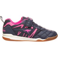 Buty sportowe "Court Comb EV" w kolorze granatowo-różowym. Różowe buty dziewczęce sportowe KangaROOS, bez wzorów, bez zapięcia. W wyprzedaży za 62,95 zł.