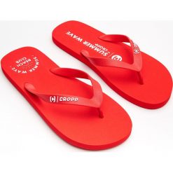Klapki japonki basic - Czerwony. Czerwone klapki męskie Cropp, bez wzorów. W wyprzedaży za 19,99 zł.