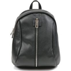 Mangotti plecak damski SS19 MG czarny. Czarne plecaki damskie Mangotti, bez wzorów, ze skóry, eleganckie. Za 1129,00 zł.