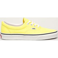 Vans - Tenisówki. Żółte trampki i tenisówki damskie Vans, bez wzorów, z gumy, na sznurówki. W wyprzedaży za 269,90 zł.
