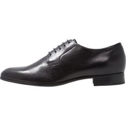 Vagabond FRANCES Oksfordki black. Czarne jazzówki damskie Vagabond, z materiału. Za 419,00 zł.