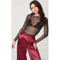NA-KD Party Brokatowy top - Black. Czarne topy damskie NA-KD Party, bez wzorów, z poliamidu, z okrągłym kołnierzem. Za 80,95 zł.