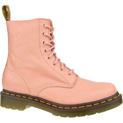 Dr. Martens Dr. Martens 1460 Pascal 24482672 38 Różowe. Różowe buty trekkingowe damskie Dr. Martens. W wyprzedaży za 599,99 zł.