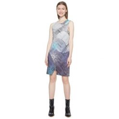 Desigual Kamizelka Damska Kamizelka Ohio Navy 18Wwvk88 5000 (Rozmiar S). Niebieskie kamizelki damskie bez kaptura Desigual, s, bez wzorów, eleganckie. W wyprzedaży za 225,00 zł.