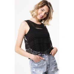 Czarny Top Spicery. Czarne bluzki damskie Born2be, s, bez wzorów, bez kołnierzyka. Za 39,99 zł.