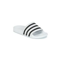 Klapki adidas ADILETTE. Białe klapki damskie Adidas, bez wzorów, bez obcasa. Za 119,20 zł.