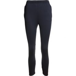 Nike Performance DRY SQAD PANT Spodnie treningowe black/black/black/black. Czarne spodnie chłopięce marki Nike Performance, z elastanu. Za 199,00 zł.