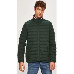 Tommy Hilfiger - Kurtka. Niebieskie płaszcze męskie TOMMY HILFIGER, xl, bez wzorów, z elastanu, krótkie, z kapturem. W wyprzedaży za 719,90 zł.