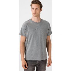 Calvin Klein Instit Chest Koszulka Szary. Szare podkoszulki męskie Calvin Klein, m, z haftami, z bawełny, z krótkim rękawem. Za 152,95 zł.