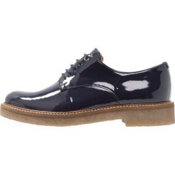 Kickers OXFORK Oksfordki marine fonce. Niebieskie jazzówki damskie Kickers, z materiału, marine. Za 569,00 zł.
