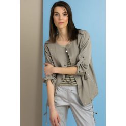 Kurtka w stylu boho. Kurtki damskie Monnari, z aplikacjami, z jeansu, boho, bez kaptura. Za 139,50 zł.