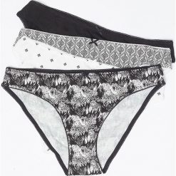 Etam - Figi Monica (4-pack). Czarne majtki damskie Etam, s, z bawełny. W wyprzedaży za 39,90 zł.