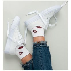 Trampki damskie slip on: Białe trampki na wiązanie Merg