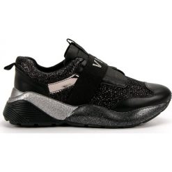 Czarne Wsuwane Buty Sportowe VICES. Czarne buty sportowe damskie vices, bez wzorów, z tkaniny, sportowe. W wyprzedaży za 129,00 zł.