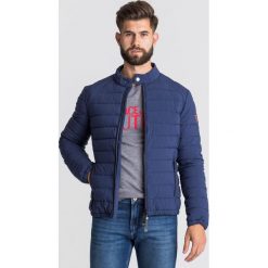 KURTKA PUFFA JKT GUESS. Niebieskie płaszcze męskie Guess, xl, z aplikacjami, z gumy, bez kaptura. Za 384,50 zł.
