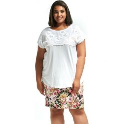 Biała bluzka Hania z haftem duże rozmiary XXL OVERSIZE PLUS SIZE LATO. Białe bluzki damskie Moda Size Plus Iwanek, xl, z haftami, z elastanu, eleganckie, bez kołnierzyka, plus size, bez rękawów. W wyprzedaży za 55,00 zł.