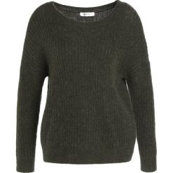 Swetry damskie: Moss Copenhagen Sweter grape leaf/black thread