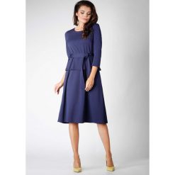 Granatowa Rozkloszowana Stylowa Sukienka z Paskiem. Niebieskie spódniczki damskie rozkloszowane Molly.pl, na co dzień, s, w paski, eleganckie, z okrągłym kołnierzem, bez rękawów, midi. Za 133,90 zł.