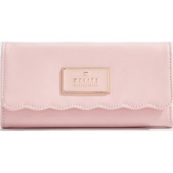 Portfele damskie: Pastelowy portfel z falowanym brzegiem - Różowy