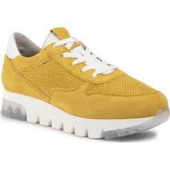 Sneakersy TAMARIS - 1-23769-34 Sun 602. Żółte półbuty damskie Tamaris, z zamszu. W wyprzedaży za 239,00 zł.