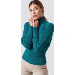 NA-KD Sweter z dzianiny z wywijanym golfem - Green. Zielone golfy damskie marki NA-KD, z dzianiny. W wyprzedaży za 73,17 zł.