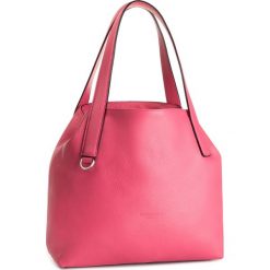 Torebka COCCINELLE - EE5 Mila E1 EE5 11 02 01 Glossy Pink P14. Różowe torebki klasyczne damskie Coccinelle, bez wzorów, ze skóry, klasyczne, bez dodatków. Za 1049,00 zł.