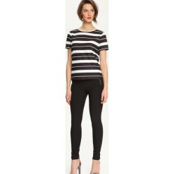 BLUZA NIEROZPINANA DAMSKA. Czarne bluzy sportowe damskie marki Top Secret, z krótkim rękawem, krótkie. W wyprzedaży za 49,99 zł.