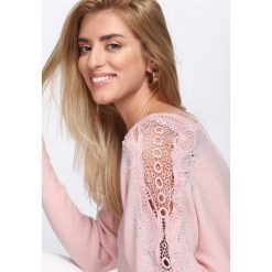 Jasnoróżowy Sweter Always Love You. Szare bez kategorii Born2be, s, z koronki. Za 89,99 zł.
