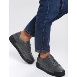 Szare Creepersy Lottie. Szare półbuty damskie Inny, bez wzorów, z jeansu, z okrągłym noskiem, bez obcasa, na sznurówki. Za 59,99 zł.