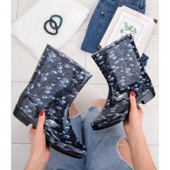 Kalosze damskie Lano ANX-01 Navy Flower. Niebieskie kalosze damskie Lano, bez wzorów, z materiału. Za 49,00 zł.