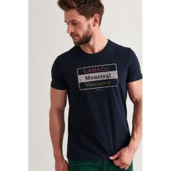 T-shirt w kolorze granatowym. Niebieskie t-shirty męskie TATUUM, s, z nadrukiem, z bawełny, z okrągłym kołnierzem. W wyprzedaży za 59,95 zł.