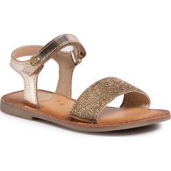 Sandały GIOSEPPO - Archer 58756 Gold. Żółte sandały dziewczęce Gioseppo, ze skóry, bez zapięcia. W wyprzedaży za 139,00 zł.