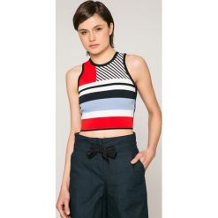 Tommy Hilfiger - Top. Bluzki damskie s, z wiskozy, z okrągłym kołnierzem. W wyprzedaży za 129,90 zł.