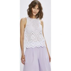 Answear - Top Stripes Vibes. Białe bluzki damskie marki ANSWEAR, s, bez wzorów, z bawełny, casualowe, z okrągłym kołnierzem, bez rękawów. W wyprzedaży za 99,90 zł.