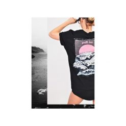 T-SHIRT GOTTA LOTTA WAVES LONGER LENGTH. Czarne t-shirty męskie Don't need no samurai, s, z nadrukiem, z bawełny, z dekoltem na plecach. Za 149,00 zł.