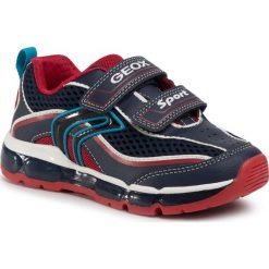 Sneakersy GEOX - J Android B. C J0244C 014BU C0735 M Navy/Red. Niebieskie trampki chłopięce Geox, bez wzorów, ze skóry ekologicznej, na rzepy. W wyprzedaży za 179,00 zł.