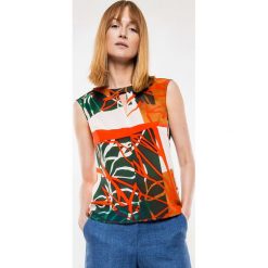 Top ze wzorem. Szare topy damskie Deni Cler, bez wzorów, z denimu, z okrągłym kołnierzem, bez rękawów. W wyprzedaży za 299,95 zł.