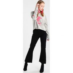 Bluzki asymetryczne: Juicy Couture LOGO GRAPHIC Bluzka z długim rękawem grey