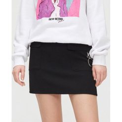 Spódnica mini z łańcuchem - Czarny. Czarne spódniczki damskie Cropp, s, bez wzorów, mini. Za 69,99 zł.