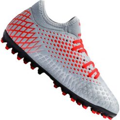 Buty piłkarskie Puma Future 4.4 Mg Jr 105697-01. Szare buty sportowe męskie Puma, na jesień, z tkaniny, na sznurówki, do piłki nożnej. W wyprzedaży za 239,00 zł.