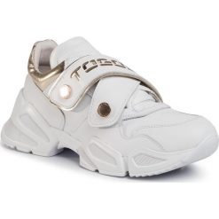 Sneakersy TOGOSHI - TG-18-04-000158 102. Białe półbuty damskie Togoshi, bez wzorów, ze skóry, bez obcasa, na płaskiej podeszwie, bez zapięcia. Za 499,00 zł.