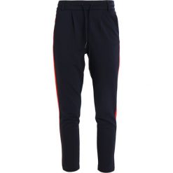 Spodnie dresowe damskie: ONLY ONLPOPTRASH EASY PANEL PANT Spodnie treningowe night sky/flame scarlet panel