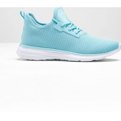 Sneakersy bonprix jasnoniebieski. Niebieskie buty sportowe damskie bonprix, bez wzorów, sportowe. Za 84,99 zł.