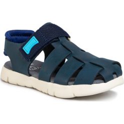 Sandały CAMPER - Oruga Sandal Kids K800242-006 M Blue. Niebieskie sandały chłopięce Camper, ze skóry, bez zapięcia. Za 229,00 zł.