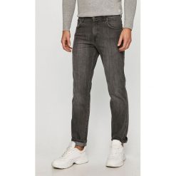 Wrangler - Jeansy Texas. Szare jeansy męskie Wrangler, bez wzorów. Za 329,90 zł.