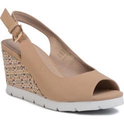 Espadryle CLARA BARSON - LS5206-03 Beige. Brązowe espadryle damskie Clara Barson, bez wzorów, ze skóry ekologicznej, bez obcasa, na obcasie. Za 99,99 zł.