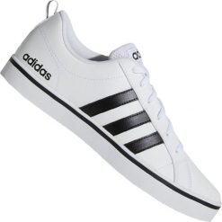 Białe Buty adidas Vs Pace M AW4594. Białe buty sportowe męskie Adidas, na wiosnę, ze skóry, z paskami. W wyprzedaży za 239,00 zł.