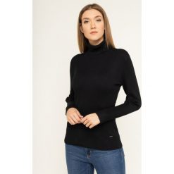 Golf DKNY P9RS8216. Białe swetry damskie DKNY, l, bez wzorów, z wiskozy, bez rękawów, bez kaptura. W wyprzedaży za 239,00 zł.