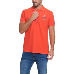 Koszulka polo w kolorze pomarańczowym. Brązowe koszulki polo Camel Active, Varsity, l. W wyprzedaży za 72,95 zł.