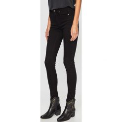 G-Star Raw - Jeansy Elto. Czarne jeansy damskie G-Star RAW, z podwyższonym stanem. W wyprzedaży za 379,90 zł.